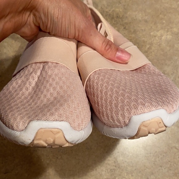 Women’s Avia shoes size 6 - Picture 3 of 7